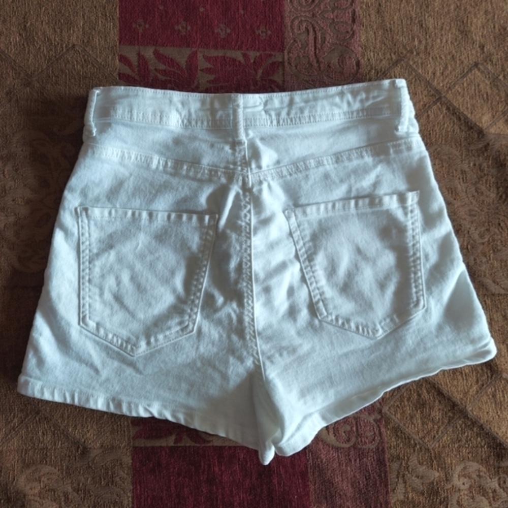 Cute High Rise Shorts by Cropp - Picture 2 of 6